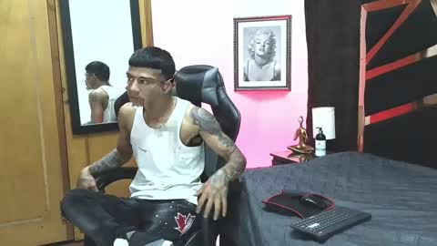 Snapshot of charlie_oconnor chatting on 03/06/25, 03:35 Charlie oconnor online show from 03/06/25, 03:35