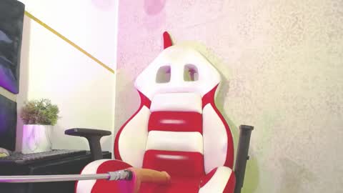 Snapshot of charlie_williams_1 chatting on 01/11/25, 08:21 CHARLIE online show from 01/11/25, 08:21