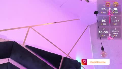 Snapshot of charlie_williams_1 chatting on 02/26/25, 08:22 CHARLIE online show from 02/26/25, 08:22