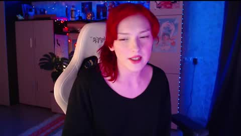 Snapshot of charlie_wtf chatting on 01/11/25, 08:43 charlie online show from 01/11/25, 08:43