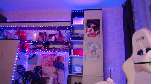 Snapshot of charlie_wtf chatting on 11/29/25, 09:51 charlie online show from 11/29/25, 09:51