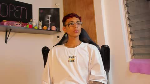 Snapshot of charlieerusso chatting on 12/24/24, 03:27 Charles Russo online show from 12/24/24, 03:27