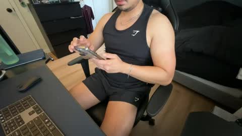Snapshot of charliekkw chatting on 05/17/26, 06:26 charliekkw online show from 05/17/26, 06:26