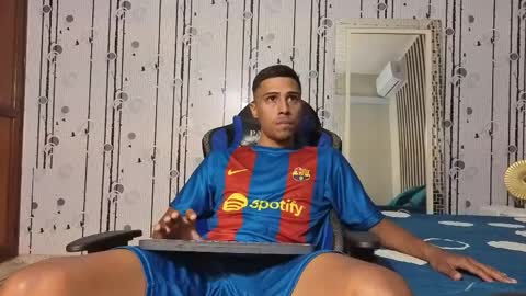 charlies_fox online show from 04/14/26, 07:31