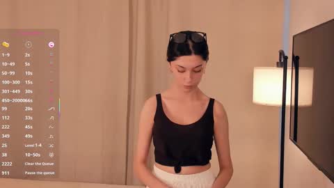 Snapshot of charlinepiker chatting on 01/15/26, 09:25 Yumi online show from 01/15/26, 09:25