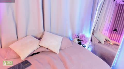 Char 3  Lets go for the 100 Thumb-Up   online show from 01/22/25, 10:40