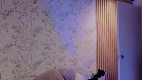 Snapshot of charlote__miller chatting on 07/09/26, 11:25 You honey online show from 07/09/26, 11:25