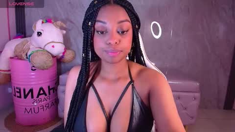 Snapshot of charlote_fun_a chatting on 10/14/25, 01:01 Charlote online show from 10/14/25, 01:01