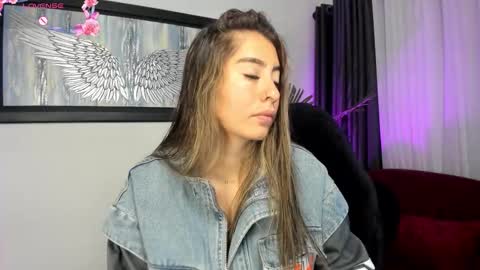 Charlote online show from 11/06/25, 11:44