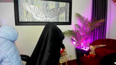 Charlote online show from 11/18/25, 11:36