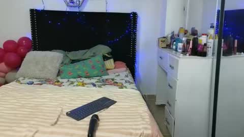 charlotte_027 online show from 04/16/26, 02:34