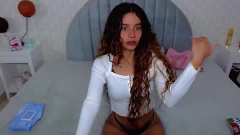 Snapshot of charlotte_0309 chatting on 01/21/25, 03:37 charlotte online show from 01/21/25, 03:37