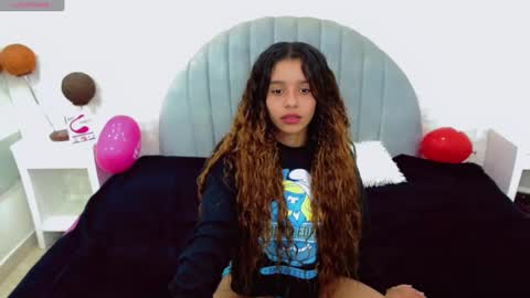 Snapshot of charlotte_0309 chatting on 02/19/25, 06:44 charlotte online show from 02/19/25, 06:44