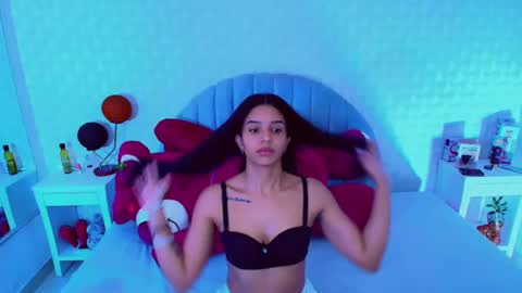 Snapshot of charlotte_0309 chatting on 11/13/25, 02:38 charlotte online show from 11/13/25, 02:38