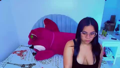 Snapshot of charlotte_0309 chatting on 12/02/25, 04:02 charlotte online show from 12/02/25, 04:02