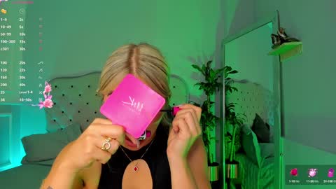 charlotte  grey online show from 01/31/25, 08:43