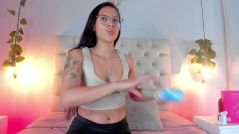 Sofia online show from 05/31/26, 03:47