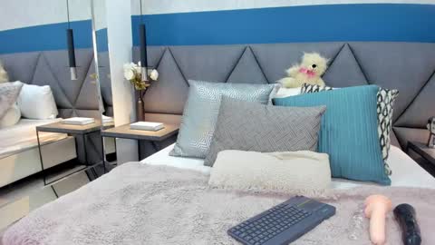 Charlotte online show from 01/11/25, 02:04