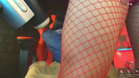 charlotte_cruzxx online show from 10/25/25, 08:11