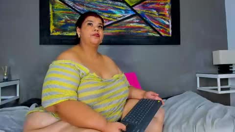 Snapshot of charlotte_curvy_ chatting on 05/03/26, 08:09 Angelica Charlotte online show from 05/03/26, 08:09
