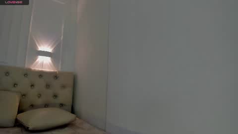 Snapshot of charlotte_dante212 chatting on 07/15/26, 02:17 charlottte y dante online show from 07/15/26, 02:17