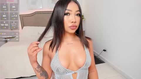 Snapshot of charlotte_es chatting on 10/02/25, 07:43 Charlotte online show from 10/02/25, 07:43