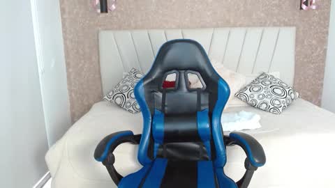 Charlotte  online show from 11/10/25, 05:56