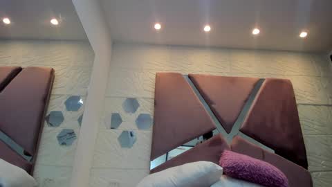 Charlotte Icee online show from 12/24/24, 07:44