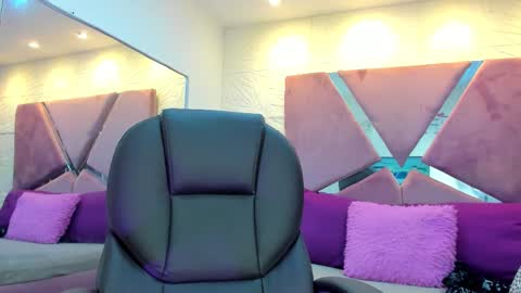 Charlotte Icee online show from 09/19/25, 05:24