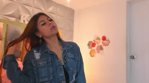 Charlotte Icee online show from 01/09/26, 02:42