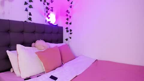 Charlotte james online show from 03/07/25, 01:31