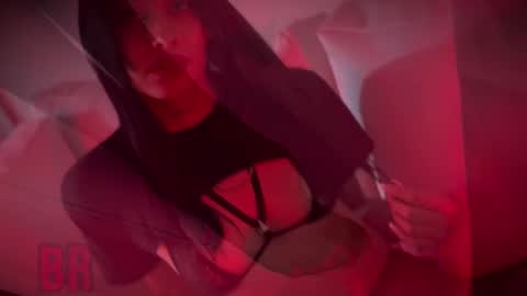 Snapshot of charlotte_kisss chatting on 01/29/25, 12:12 Charlotte online show from 01/29/25, 12:12