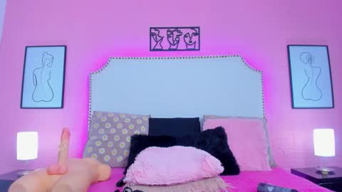 Snapshot of charlotte_kisss chatting on 11/12/25, 08:30 Charlotte online show from 11/12/25, 08:30