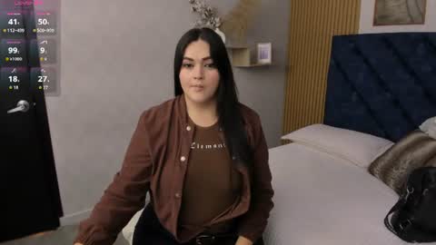 Snapshot of charlotte_mayers chatting on 06/17/26, 11:23 Charlotte Mayers online show from 06/17/26, 11:23