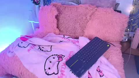 charlotte_princess_1 online show from 05/28/26, 06:43