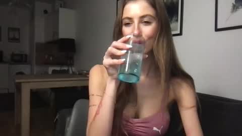 Charlotte Roche online show from 01/28/25, 03:04