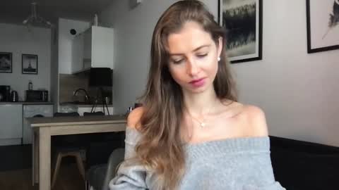 Charlotte Roche online show from 09/11/25, 01:44