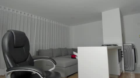 Yuli online show from 01/27/25, 02:31