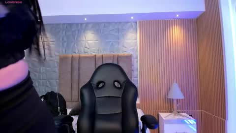 Snapshot of charlotte_whitee1 chatting on 06/04/26, 11:38 Charlotte Everyday From 0700 to 1300 Col Time online show from 06/04/26, 11:38
