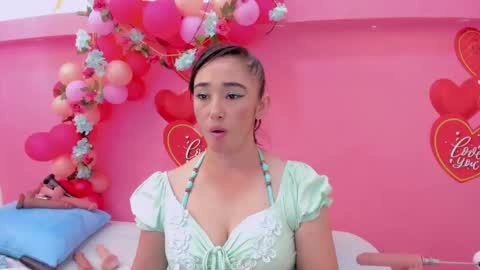 Charlotte  online show from 09/15/25, 06:08