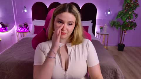 charlotteatwood online show from 05/22/26, 04:12