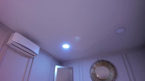 charlottebrownn_ online show from 12/21/25, 04:30