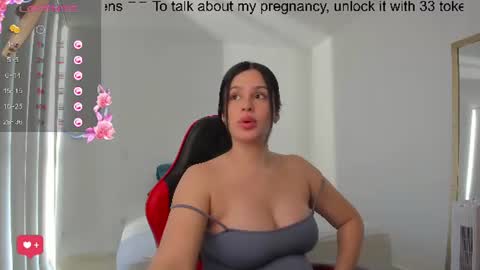 Snapshot of charlottecamgirls chatting on 07/16/26, 12:22 Katherine online show from 07/16/26, 12:22