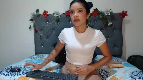 charlottee07 online show from 02/01/25, 03:52
