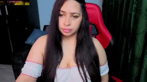 Snapshot of charlottee_lovee69 chatting on 04/01/26, 11:57 Natalia online show from 04/01/26, 11:57