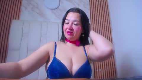 Charlotte  Schmidt online show from 11/22/25, 10:58