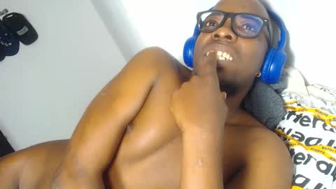 charly_vergonti_ online show from 09/18/25, 04:58