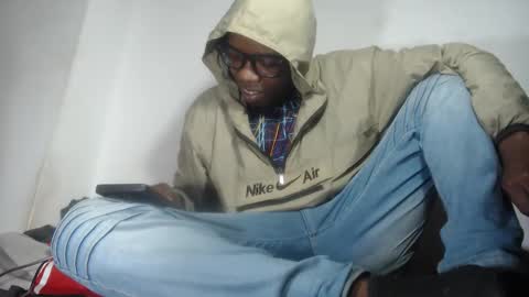 charly_vergonti_ online show from 11/23/25, 11:48