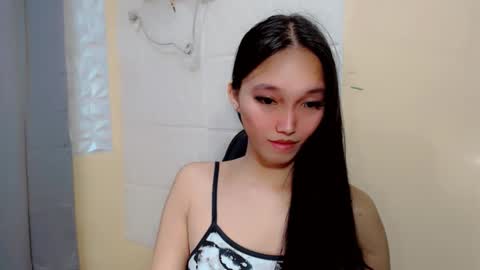 Snapshot of charm_fuckdoll8 chatting on 06/08/26, 01:28 charm_fuckdoll8 online show from 06/08/26, 01:28