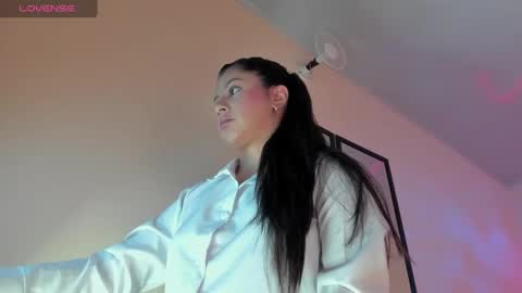 Snapshot of charm_jenys chatting on 12/12/24, 10:20 Charm alessa online show from 12/12/24, 10:20